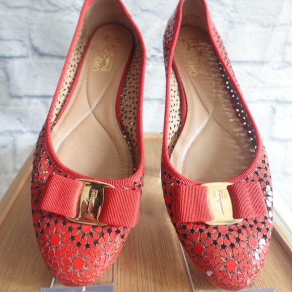 Salvatore Ferragamo Italy Tooled Floral Patent Leather Varina Bow Ballet Flats - Picture 3 of 16